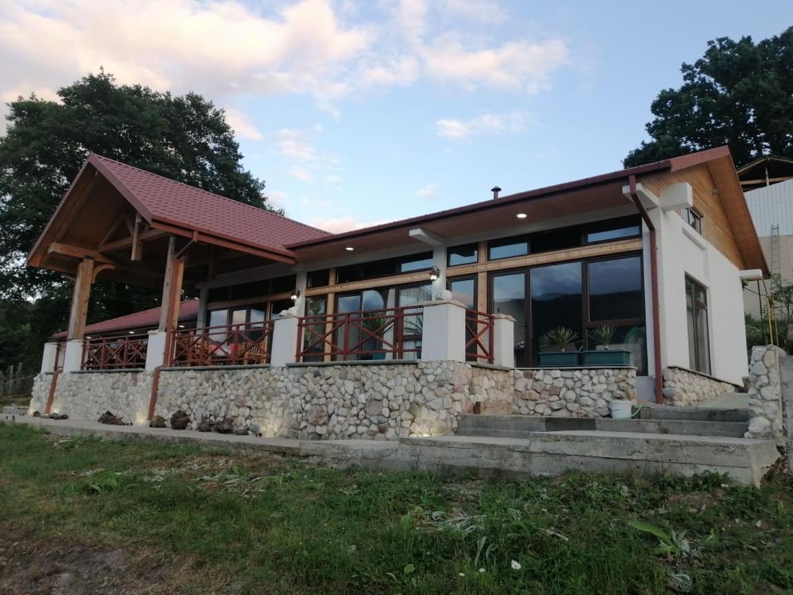 Belvedere Ambrolauri Exterior foto
